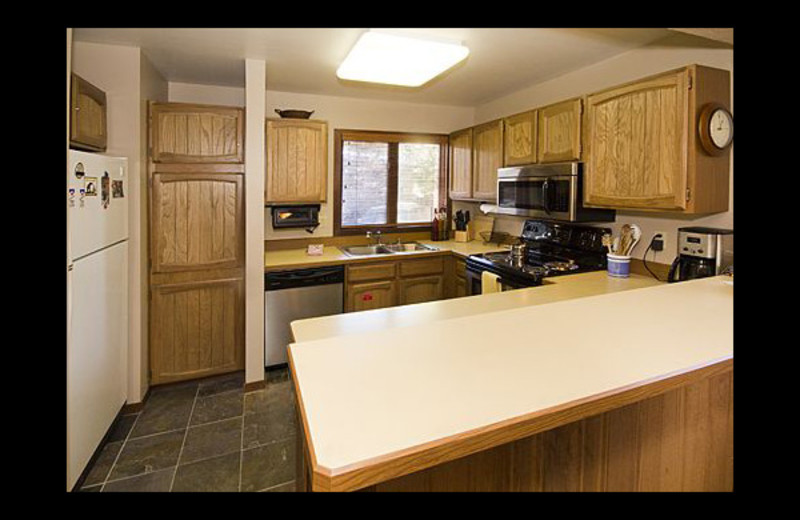 Vacation rental kitchen at JetLiving.