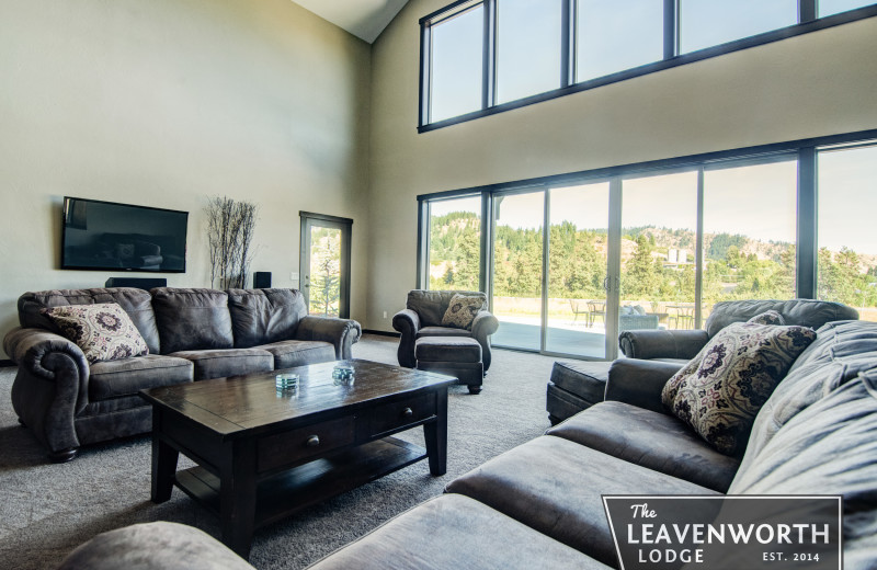 Living room at The Leavenworth Lodge.
