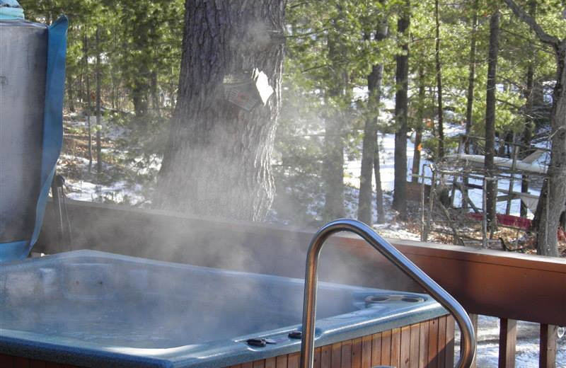 Hot tub at Westwind Inn on the Lake.