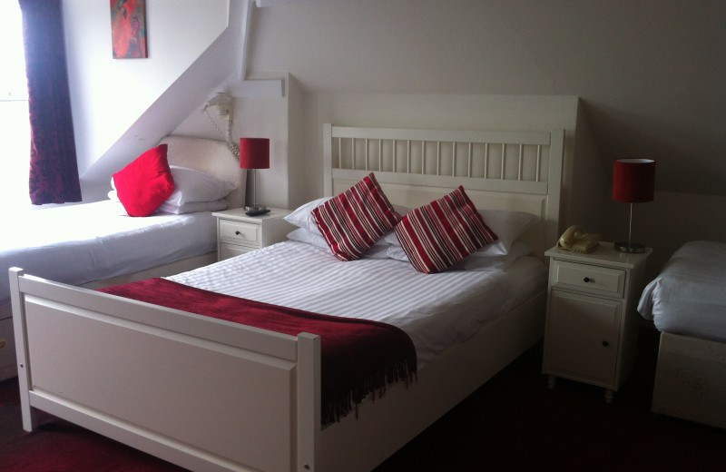 Guest room at Wentworth House.