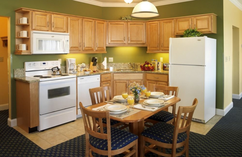 Guest kitchen at Steele Hill Resorts.