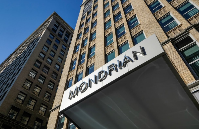 Exterior view of Mondrian Park Avenue.