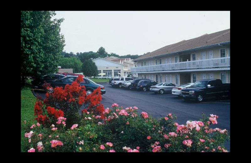 Exterior view of Honeysuckle Inn & Conference Center.