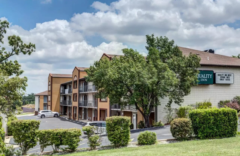 Exterior view of Quality Inn West.