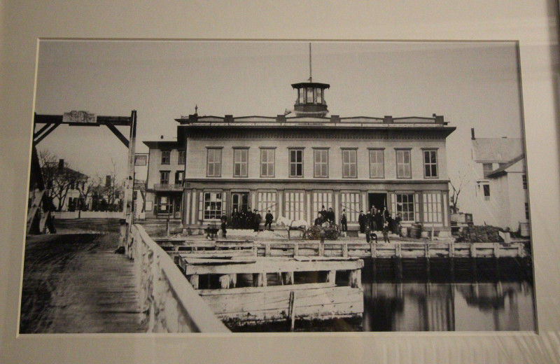 Historic photo of Whaler's Inn.