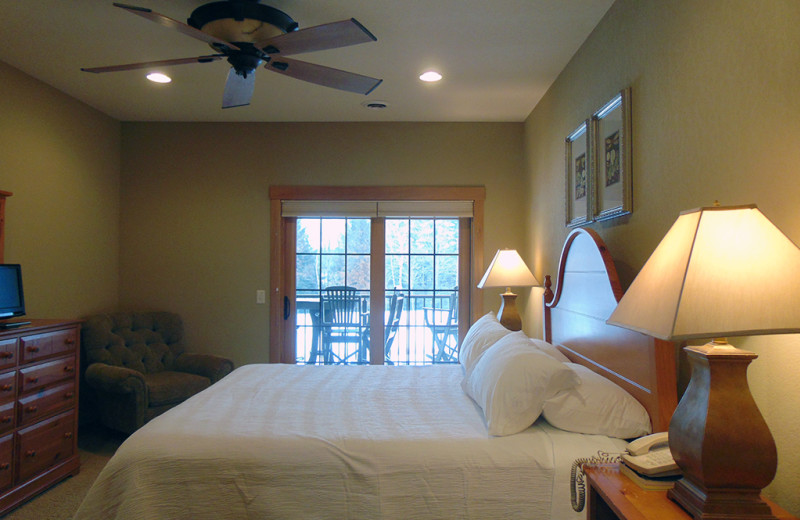 Guest bedroom at Northernaire Resort.