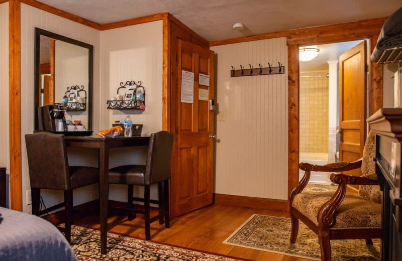 Guest room at Hocking Hills Inn.