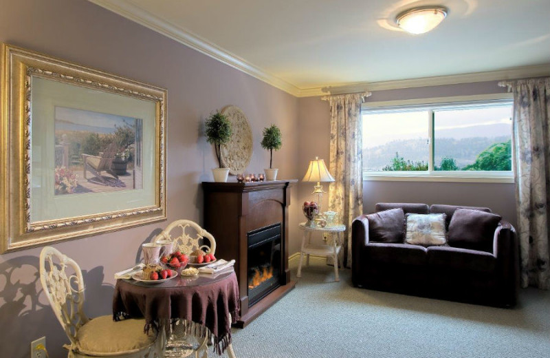 Guest room at A Vista Villa Couples Retreat.