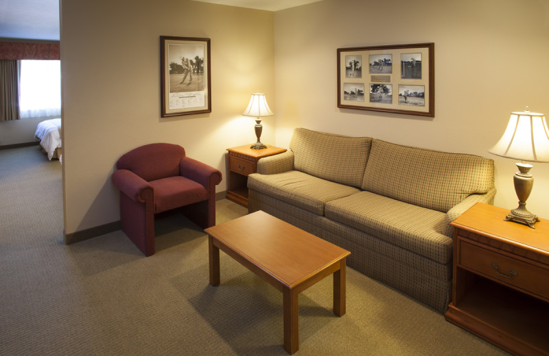 Guest room sitting area at Manistee National Golf & Resort.