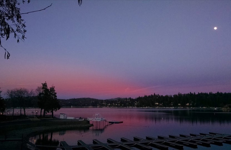 Sunset at Arrowhead Pine Rose Cabins.