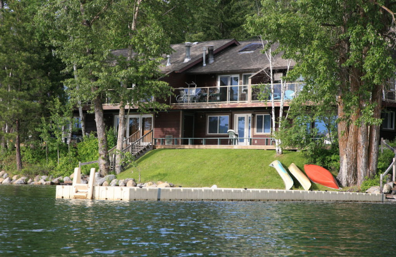 Exterior view of Bay Point on the Lake.