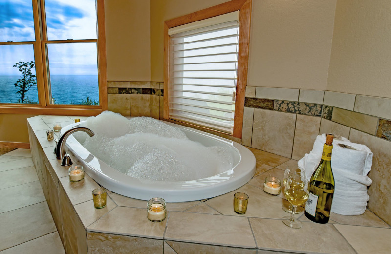 Guest hot tub at Surfside on Lake Superior.