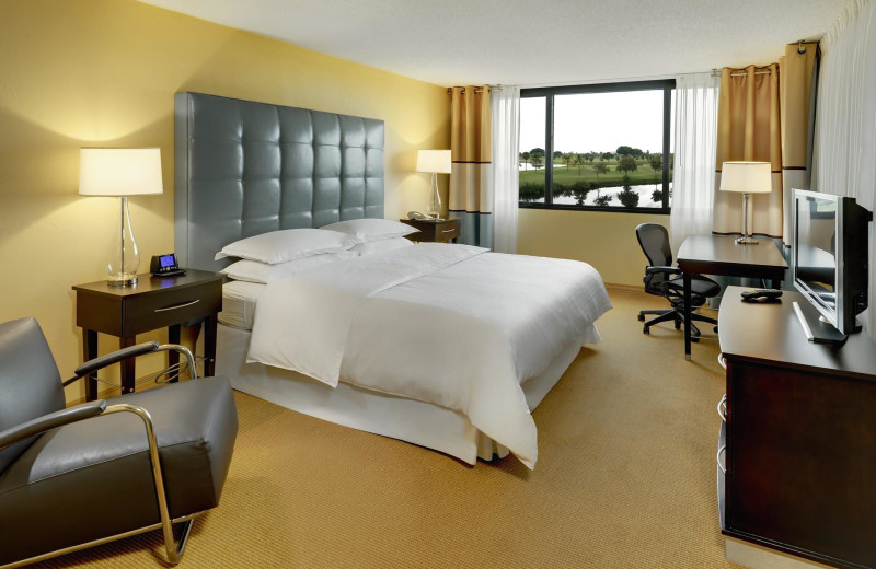 Guest bedroom at Sheraton Miami Airport Hotel.