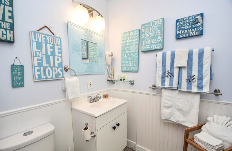 Guest bathroom at Carolina Beach Inn.