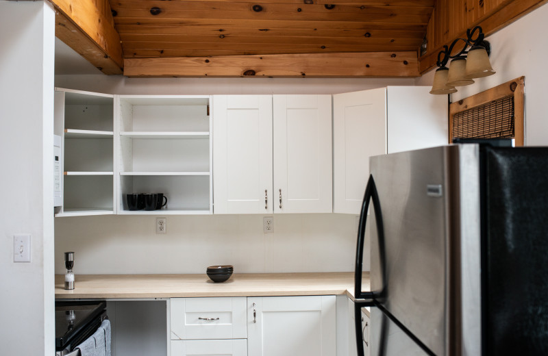 Cottage kitchen at Myers Cave Resort.