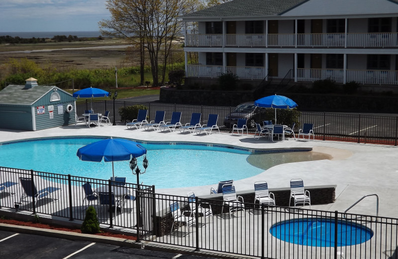 Outdoor pool at Mariner Resort.