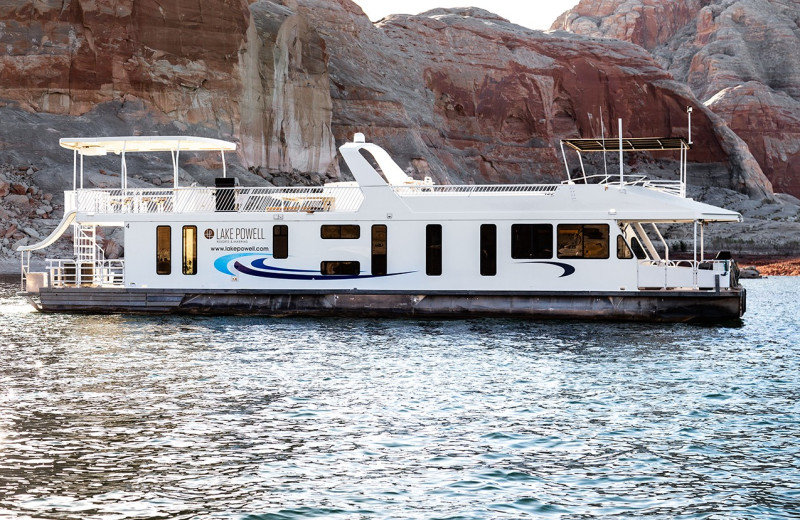 Houseboat at Lake Powell Resorts 