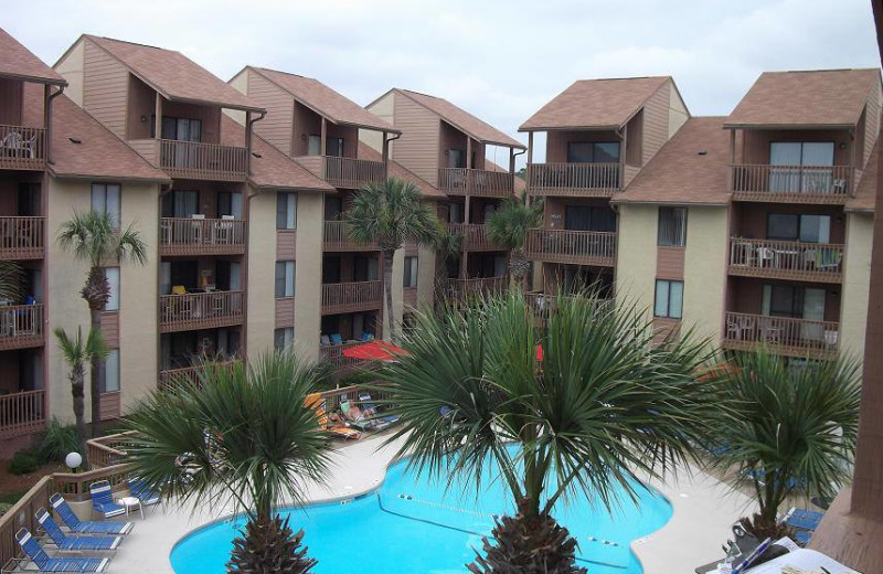 Vacation rental pool at Myrtle Beach Vacation Rentals.