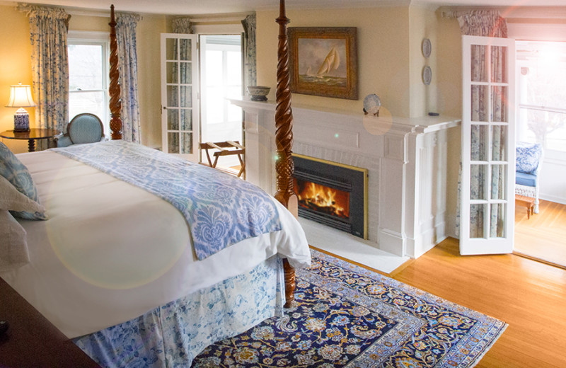 Guest room at Hobbit Hollow Farm.