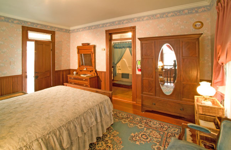 Guest room at Kuenemann House Inn.