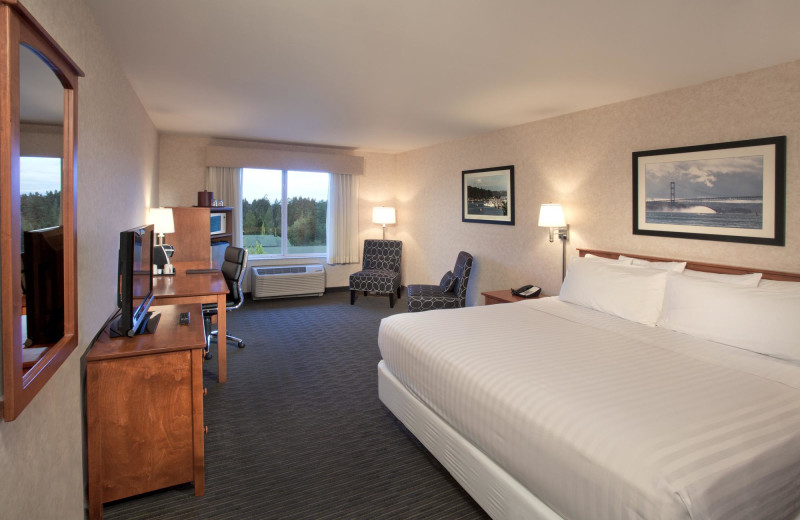Guest room at The Inn at Gig Harbor.