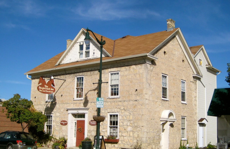 Exterior view of Stagecoach Inn Bed 