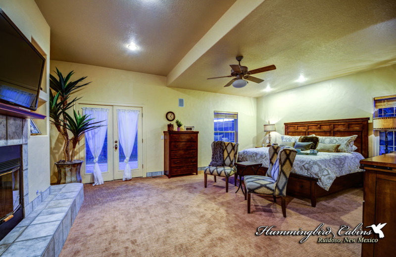 Rental bedroom at Hummingbird Cabins.