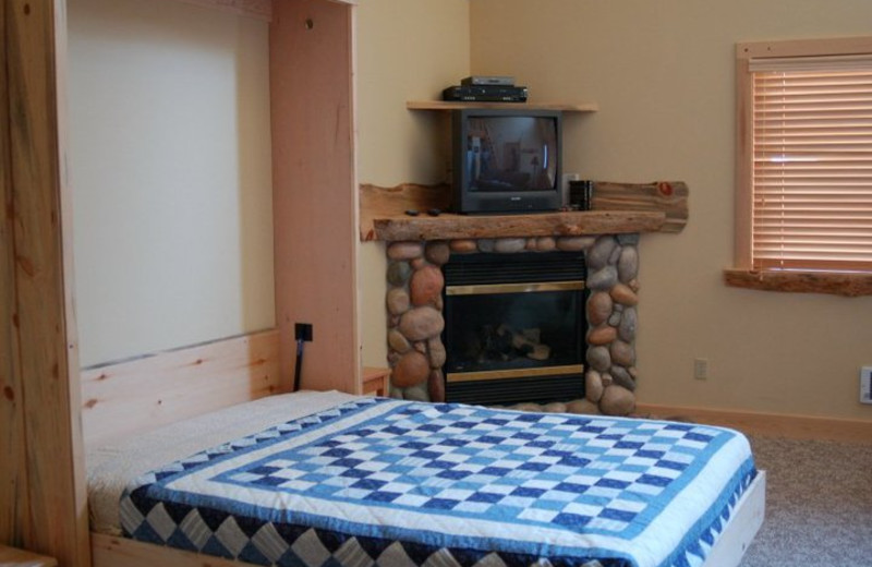 Cabin Murphy bed at Timberline Meadows Lodges.