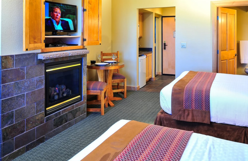 Guest room at Cedar Breaks Lodge.