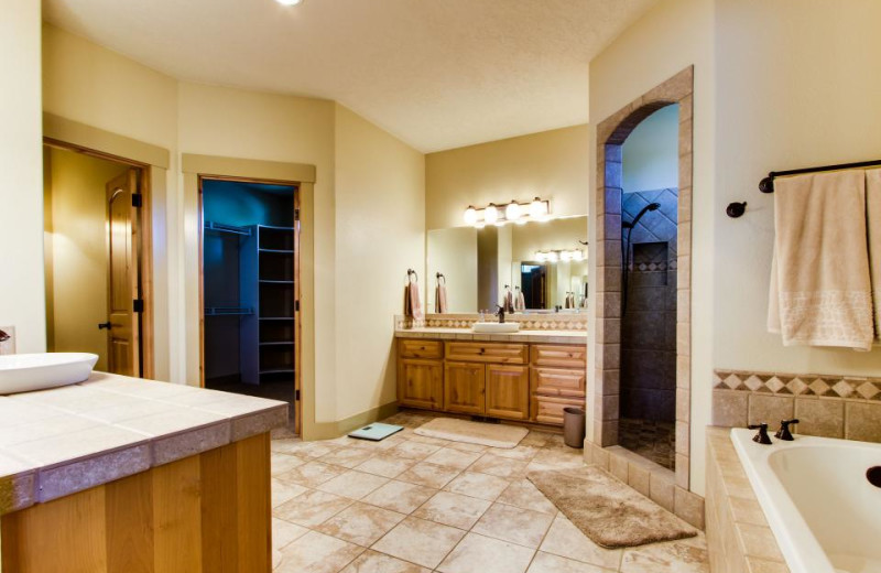 Vacation rental bathroom at Vacasa Rentals Eagle Crest.