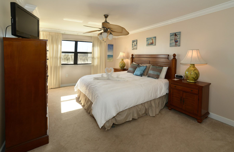 Guest bedroom at Nautilus Condominiums.