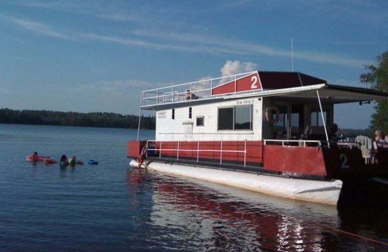 Houseboat exterior at Kinsey Houseboats.