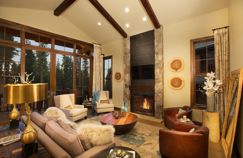 Rental living room at Tahoe Getaways.