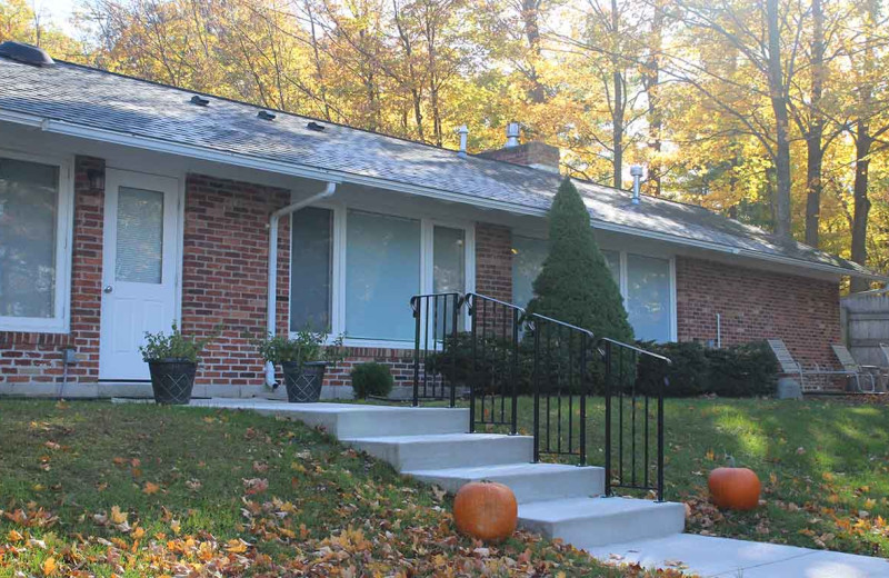 Cottage exterior at Bay Shore Inn.