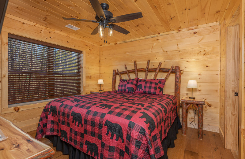 Bedroom at American Patriot Getaways - Bessy Bears Cabin.