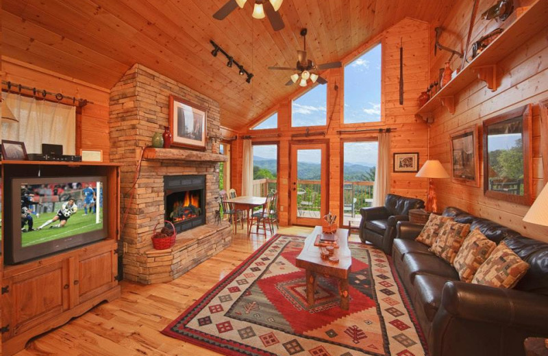 Cabin living room at Cabin Fever Vacations.