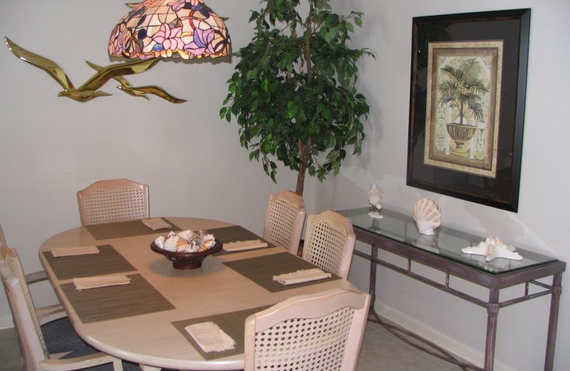 Rental dining room at Gulf Beach Rentals.