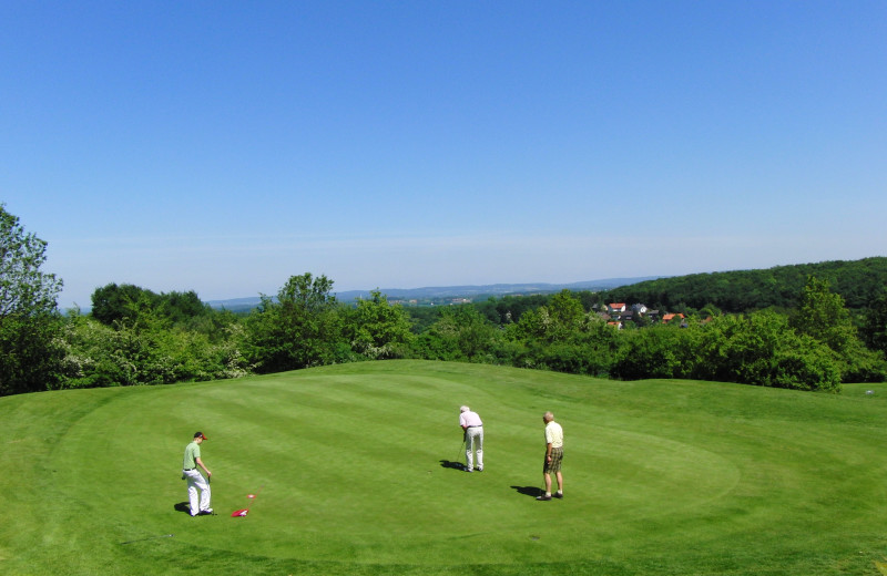 Golf at Sir Sam's Inn and WaterSpa.