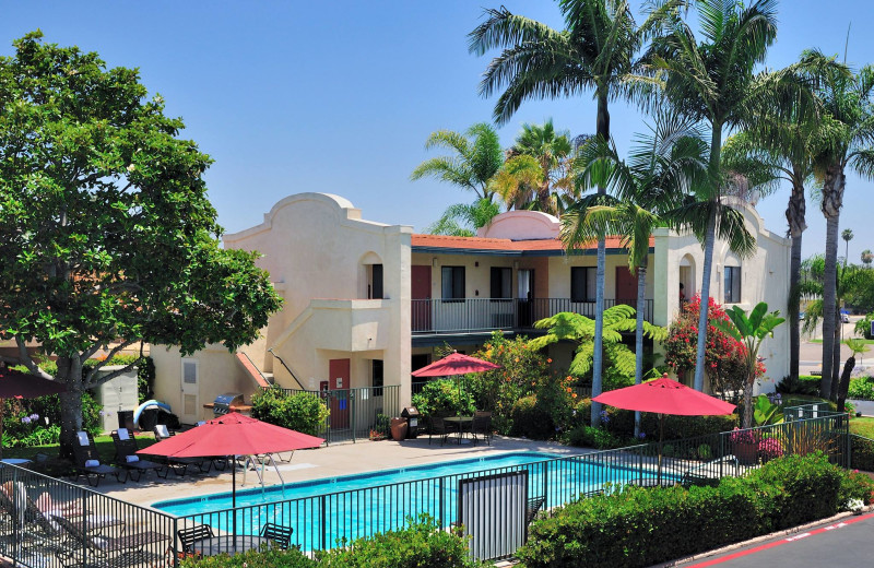 Outdoor pool at Best Western Lamplighter Inn 