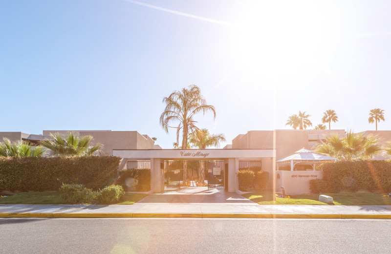 Exterior view of Vista Mirage Resort.