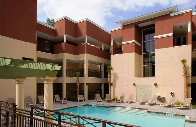 Vacation rental pool at The Villas of Amelia Island Plantation.