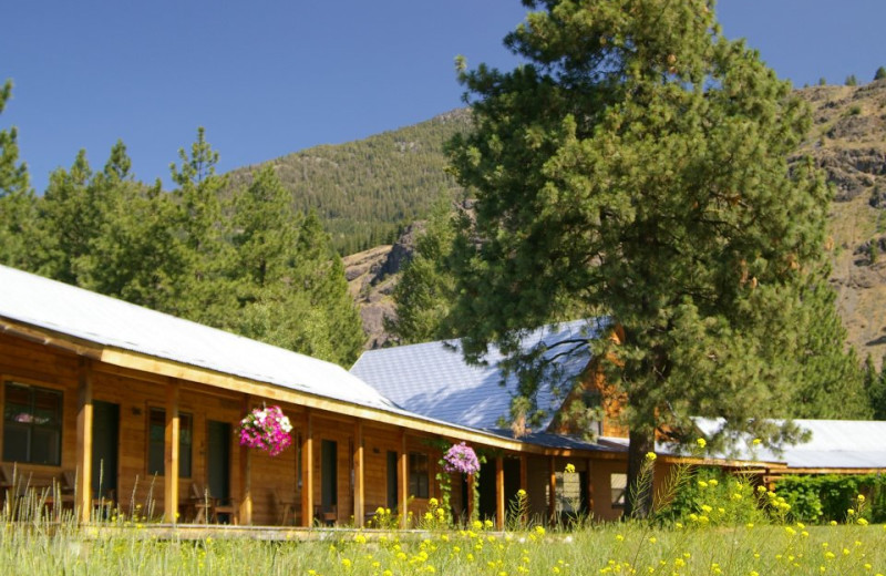 Guest room at Mazama Ranch House.