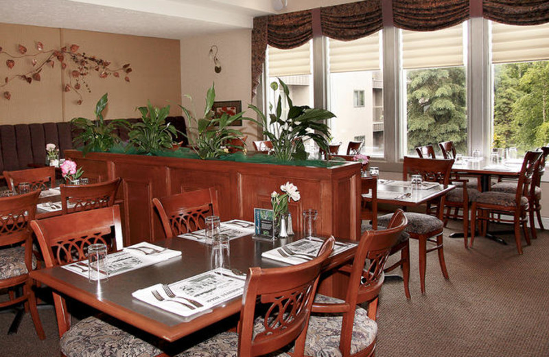 Zach's Restaurant at Sophie Station Suites.