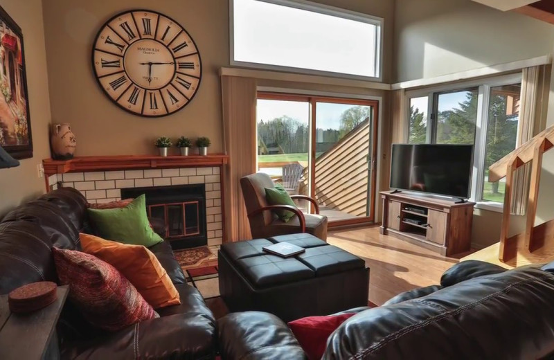 Guest room at Trout Creek Vacation Condominiums.