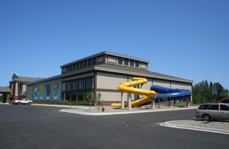 Exterior of Holiday Inn Express Brainerd.