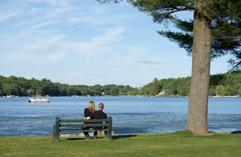 Couple at Split Rock Resort & Golf Club.