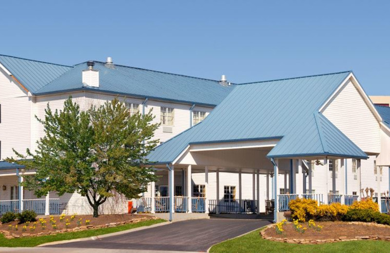 Exterior View of Ramada Pigeon Forge North
