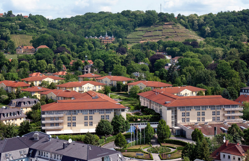 Exterior view of Steigenberger Parkhotel Dresden-Radebeul.