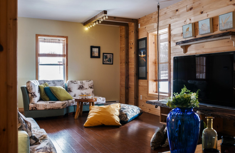 Guest living room at Myers Cave Resort.