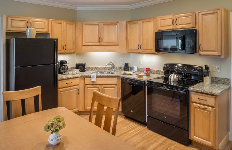 Guest kitchen at Steele Hill Resorts.